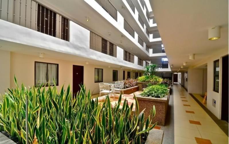 Vittoria Suites At Northpoint Pines Estate ダバオ　シティ エクステリア 写真